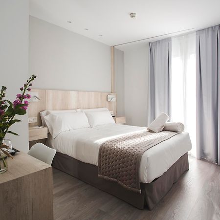 Dwo Abaster Hotel Soria Ngoại thất bức ảnh