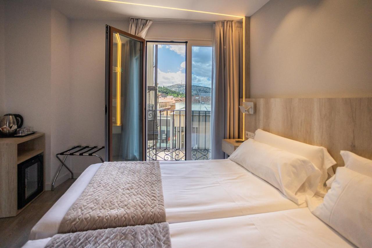 Dwo Abaster Hotel Soria Ngoại thất bức ảnh