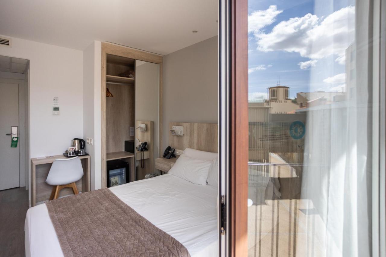 Dwo Abaster Hotel Soria Ngoại thất bức ảnh