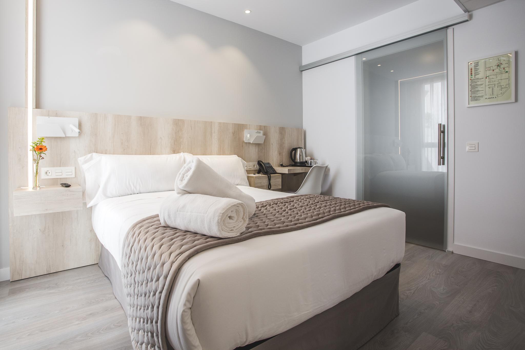 Dwo Abaster Hotel Soria Ngoại thất bức ảnh