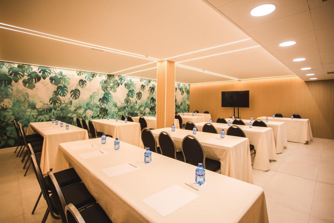 Dwo Abaster Hotel Soria Ngoại thất bức ảnh