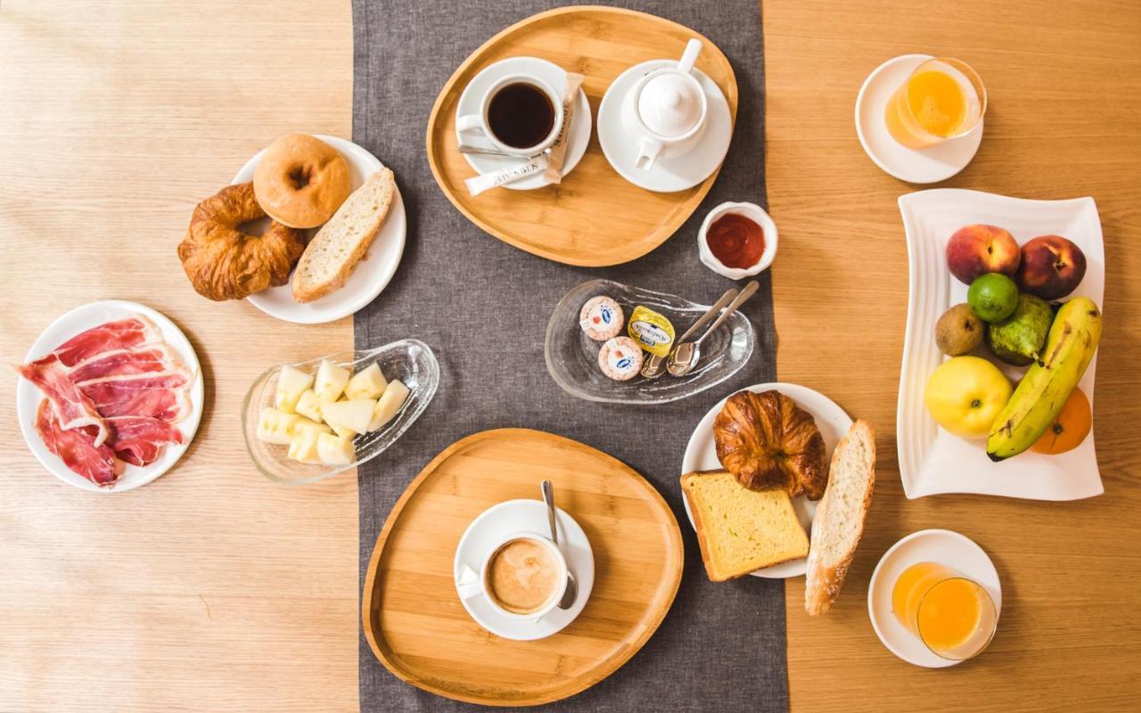 Dwo Abaster Hotel Soria Ngoại thất bức ảnh